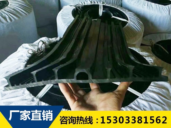 背貼式橡膠止水帶主要原料為何物？