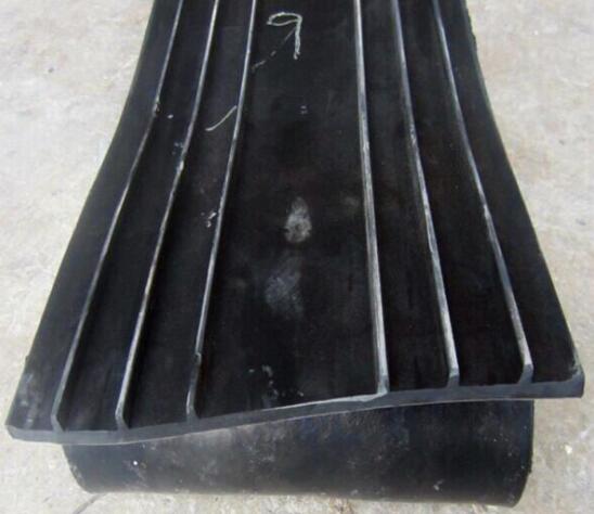 中置式橡膠止水帶